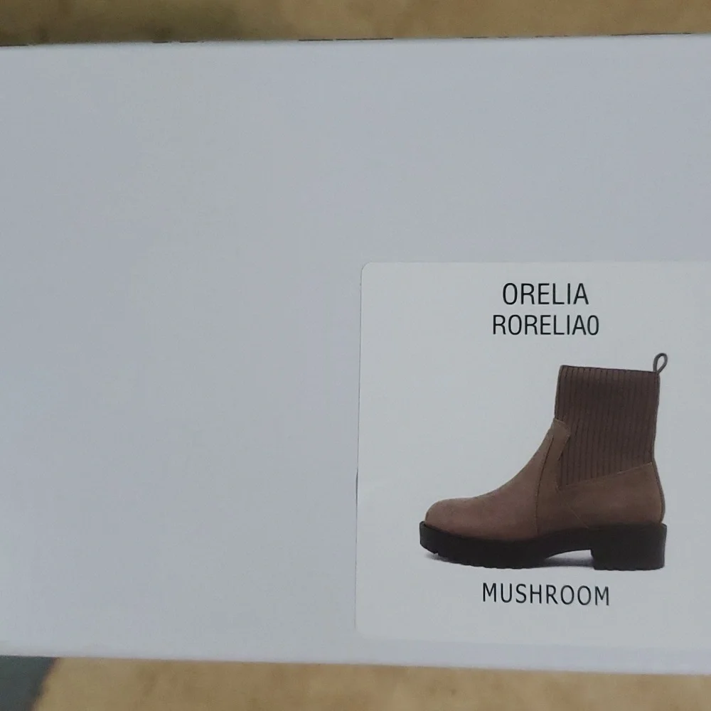 Dolce Vita brand new